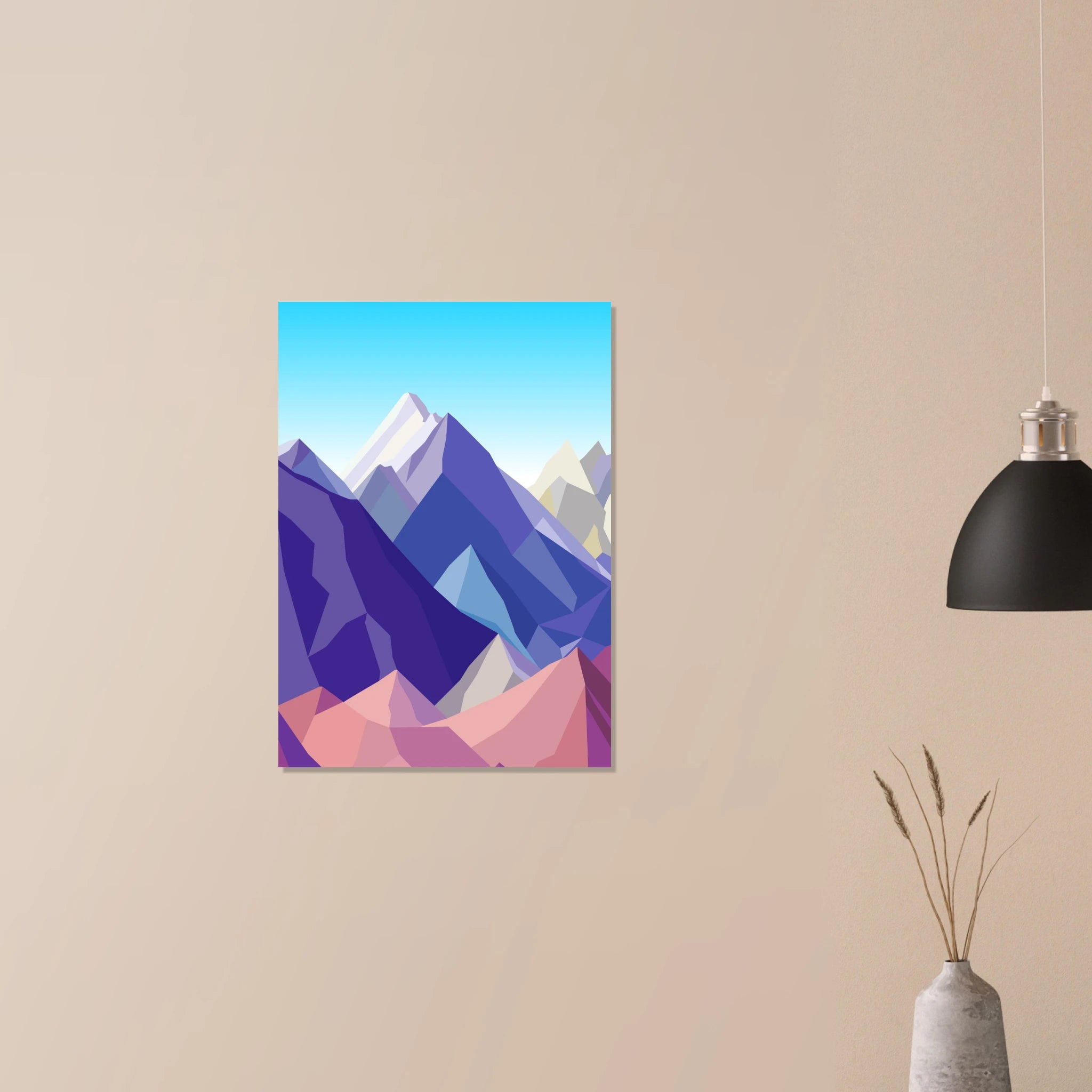 Poster montagna in stile arte moderna con vette colorate stilizzate