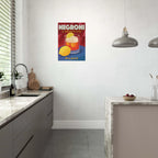 Poster illustrato Campari con bicchiere rosso e limone, stile pop art italiano rétro, grafica elegante da parete.