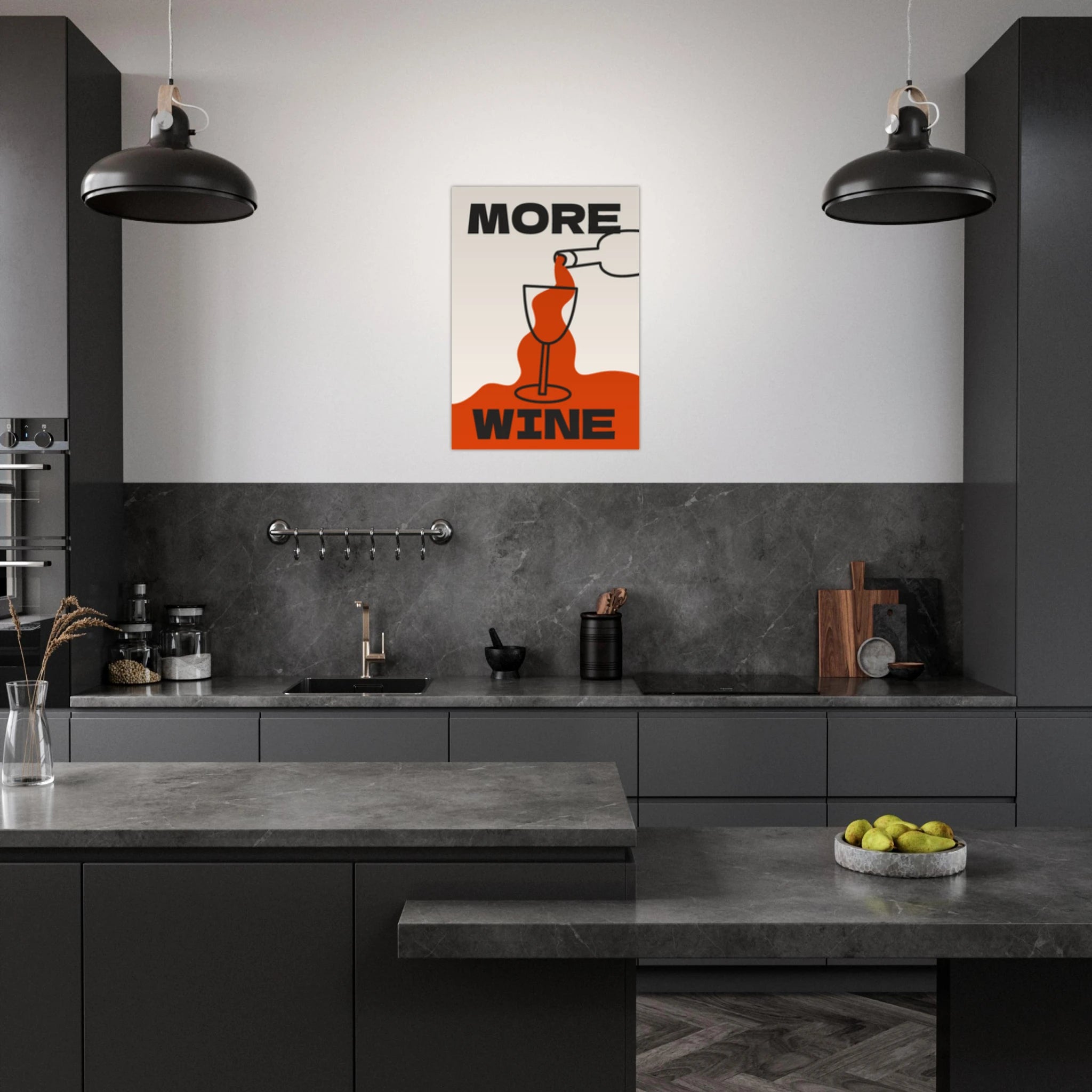 Poster More Wine con scritta grande e vino versato in un calice, stile pop tipografico