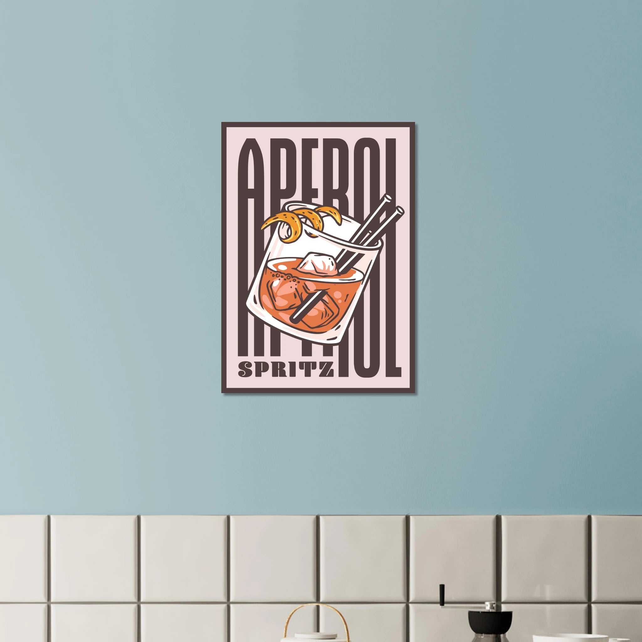 Poster Aperol Spritz vintage con bicchiere cocktail e scritta tipografica, wall art aperitivo italiano