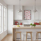 Poster con peperoncini rossi ripetuti su sfondo bianco, stile pop art moderno e minimal.