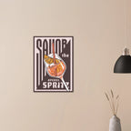 Poster Savor the Spritz con tipografia bold e bicchiere di spritz, stile retrò graphic design