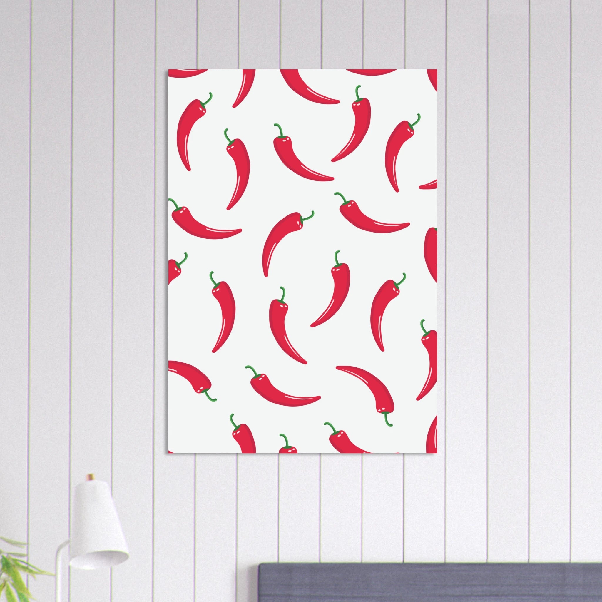 Poster con peperoncini rossi ripetuti su sfondo bianco, stile pop art moderno e minimal.