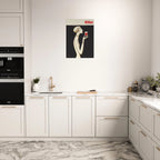 Poster Bitter in stile Art Déco con donna elegante che tiene un calice rosso, grafica vintage