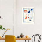 Poster Wine Club con illustrazione di bottiglia di vino e due calici, stile doodle moderno
